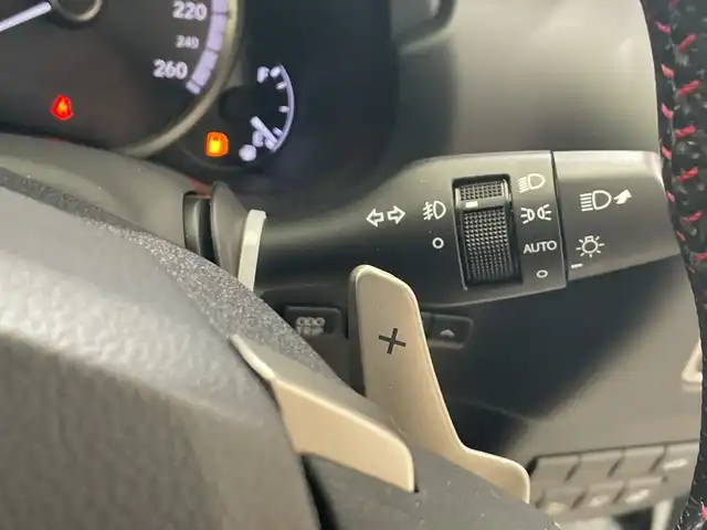 レクサス ＮＸ 300h Fスポーツ 栃木県 2016(平28)年 4.4万km ホワイトノーヴァガラスフレーク 純正SDナビ/（CD/DVD/フルセグTV//Bluetooth/MSV/SD/AUX/USB）/バックカメラ/レザーシート/ビルトインETC/前方ドライブレコーダー/パワーシート/シートヒーター/シートエアコン/メモリーシート/禁煙車/ステアリングヒーター/オートライト/LEDヘッドライト/パドルシフト/横滑り防止装置/フォグランプ/スマートキー/プッシュスタート/ステアリングスイッチ/革巻きステアリング/ウィンカーミラー/純正18インチアルミホイール/純正フロアマット