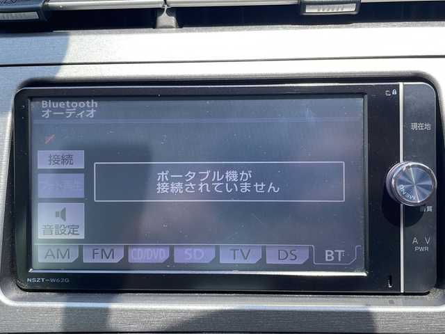 トヨタ プリウス S 兵庫県 2013(平25)年 6.3万km ホワイトパールクリスタルシャイン 保証書・取説・有/純正SDナビ・フルセグ・BT・CD・DVD・FM・AM/バックカメラ/ETC/プッシュスタート/スマートキー×2/純正フロアマット/純正ドアバイザー