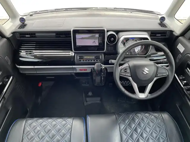 スズキ スペーシア カスタム HYBRID XS 福岡県 2018(平30)年 3.7万km ピュアホワイトP ・純正7インチナビ【CN-RE03WD】/-BT/フルセグTV/CD/DVD/FM/AM/SD/・衝突軽減ブレーキ/・クリアランスソナー/・車線逸脱警報/・横滑り防止装置/・オートライト/・オートハイビーム/・両側パワースライドドア/・前席シートヒーター/・ウィンカーミラー/・ドアバイザー/・フロアマット/・純正アルミ１５インチ/・純正フロントグリル/・フォグランプ/・アイドリングストップ/・スマートキー×２