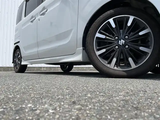 スズキ スペーシア カスタム HYBRID XS 福岡県 2018(平30)年 3.7万km ピュアホワイトP ・純正7インチナビ【CN-RE03WD】/-BT/フルセグTV/CD/DVD/FM/AM/SD/・衝突軽減ブレーキ/・クリアランスソナー/・車線逸脱警報/・横滑り防止装置/・オートライト/・オートハイビーム/・両側パワースライドドア/・前席シートヒーター/・ウィンカーミラー/・ドアバイザー/・フロアマット/・純正アルミ１５インチ/・純正フロントグリル/・フォグランプ/・アイドリングストップ/・スマートキー×２