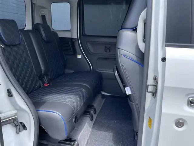 スズキ スペーシア カスタム HYBRID XS 福岡県 2018(平30)年 3.7万km ピュアホワイトP ・純正7インチナビ【CN-RE03WD】/-BT/フルセグTV/CD/DVD/FM/AM/SD/・衝突軽減ブレーキ/・クリアランスソナー/・車線逸脱警報/・横滑り防止装置/・オートライト/・オートハイビーム/・両側パワースライドドア/・前席シートヒーター/・ウィンカーミラー/・ドアバイザー/・フロアマット/・純正アルミ１５インチ/・純正フロントグリル/・フォグランプ/・アイドリングストップ/・スマートキー×２