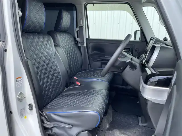 スズキ スペーシア カスタム HYBRID XS 福岡県 2018(平30)年 3.7万km ピュアホワイトP ・純正7インチナビ【CN-RE03WD】/-BT/フルセグTV/CD/DVD/FM/AM/SD/・衝突軽減ブレーキ/・クリアランスソナー/・車線逸脱警報/・横滑り防止装置/・オートライト/・オートハイビーム/・両側パワースライドドア/・前席シートヒーター/・ウィンカーミラー/・ドアバイザー/・フロアマット/・純正アルミ１５インチ/・純正フロントグリル/・フォグランプ/・アイドリングストップ/・スマートキー×２