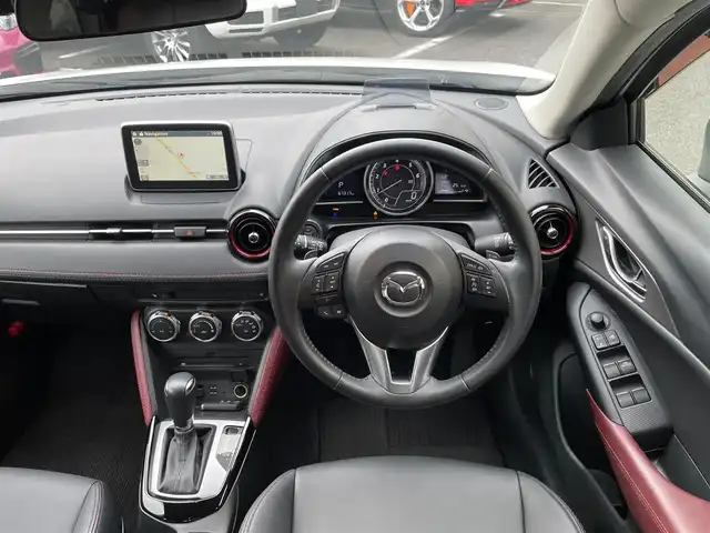 マツダ ＣＸ－３ XD ツーリング 神奈川県 2015(平27)年 6.8万km クリスタルホワイトパールマイカ ワンオーナー/4WD/黒合皮レザーシート/純正SDナビ・地デジTV/純正CD/DVD/USB/BT/バックモニター/ビルトインETC/前後ドライブレコーダー/HUD/クルーズコントロール/衝突軽減ブレーキ/BSM/純正18インチAW/LEDライト/前席シートヒーター/パドルシフト/プッシュスタート/スマートキー×2/保証書・取説あり
