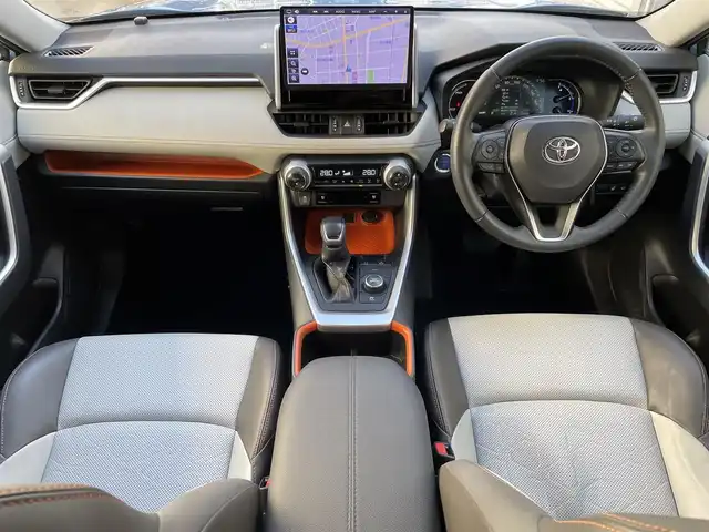 トヨタ ＲＡＶ４ ハイブリッド アドベンチャー 道東・釧路十勝 2022(令4)年 3.3万km アッシュグレーメタリック/グレイッシュブルー 4WD/ワンオーナー/寒冷地仕様/Toyota Safety Sense/・PCS(プリクラッシュセーフティ)/・LTA(レーントレーシングアシスト)/・BSM(ブラインドスポットモニター)/・オートマチックハイビーム/・レーダークルーズコントロール/社外フローティングナビ/ (FM/AM/DISC/BT)/フルセグTV/バックカメラ/ドライブレコーダー/革巻きステアリング/ステアリングスイッチ/ステアリングヒーター/パワーシート/ (運転席)/メモリーシート/ (運転席)/シートヒーター/ (運転席/助手席)/エアーシート/ (運転席/助手席)/プッシュスタート/スマートキー/スペアキー/純正キー1体型エンジンスターター/パワーバックドア/純正19インチAW付サマータイヤ積込/TOM’s17インチAW付スタッドレスタイヤ/純正LEDヘッドライト/フォグランプ/ (フロント/リア)/電動格納ミラー/ウインカーミラー/ルーフレール/純正ドアバイザー/純正フロアマット/ブレーキホールド/横滑り防止装置/アイドリングストップ/取扱説明書/保証書