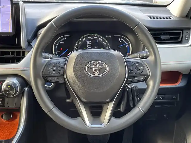 トヨタ ＲＡＶ４ ハイブリッド アドベンチャー 道東・釧路十勝 2022(令4)年 3.3万km アッシュグレーメタリック/グレイッシュブルー 4WD/ワンオーナー/寒冷地仕様/Toyota Safety Sense/・PCS(プリクラッシュセーフティ)/・LTA(レーントレーシングアシスト)/・BSM(ブラインドスポットモニター)/・オートマチックハイビーム/・レーダークルーズコントロール/社外フローティングナビ/ (FM/AM/DISC/BT)/フルセグTV/バックカメラ/ドライブレコーダー/革巻きステアリング/ステアリングスイッチ/ステアリングヒーター/パワーシート/ (運転席)/メモリーシート/ (運転席)/シートヒーター/ (運転席/助手席)/エアーシート/ (運転席/助手席)/プッシュスタート/スマートキー/スペアキー/純正キー1体型エンジンスターター/パワーバックドア/純正19インチAW付サマータイヤ積込/TOM’s17インチAW付スタッドレスタイヤ/純正LEDヘッドライト/フォグランプ/ (フロント/リア)/電動格納ミラー/ウインカーミラー/ルーフレール/純正ドアバイザー/純正フロアマット/ブレーキホールド/横滑り防止装置/アイドリングストップ/取扱説明書/保証書