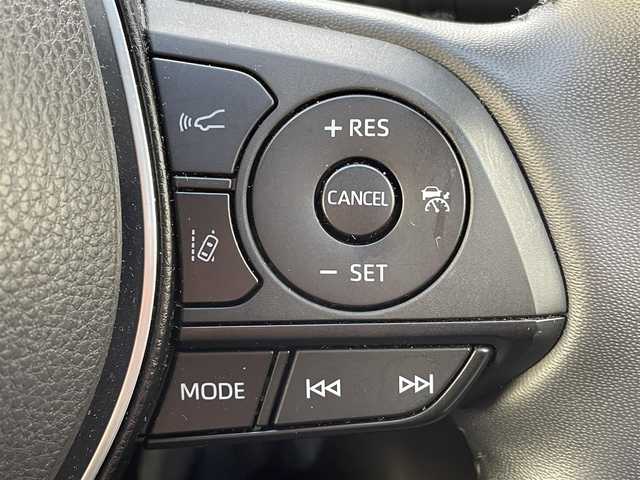 トヨタ ＲＡＶ４ ハイブリッド アドベンチャー 道東・釧路十勝 2022(令4)年 3.3万km アッシュグレーメタリック/グレイッシュブルー 4WD/ワンオーナー/寒冷地仕様/Toyota Safety Sense/・PCS(プリクラッシュセーフティ)/・LTA(レーントレーシングアシスト)/・BSM(ブラインドスポットモニター)/・オートマチックハイビーム/・レーダークルーズコントロール/社外フローティングナビ/ (FM/AM/DISC/BT)/フルセグTV/バックカメラ/ドライブレコーダー/革巻きステアリング/ステアリングスイッチ/ステアリングヒーター/パワーシート/ (運転席)/メモリーシート/ (運転席)/シートヒーター/ (運転席/助手席)/エアーシート/ (運転席/助手席)/プッシュスタート/スマートキー/スペアキー/純正キー1体型エンジンスターター/パワーバックドア/純正19インチAW付サマータイヤ積込/TOM’s17インチAW付スタッドレスタイヤ/純正LEDヘッドライト/フォグランプ/ (フロント/リア)/電動格納ミラー/ウインカーミラー/ルーフレール/純正ドアバイザー/純正フロアマット/ブレーキホールド/横滑り防止装置/アイドリングストップ/取扱説明書/保証書