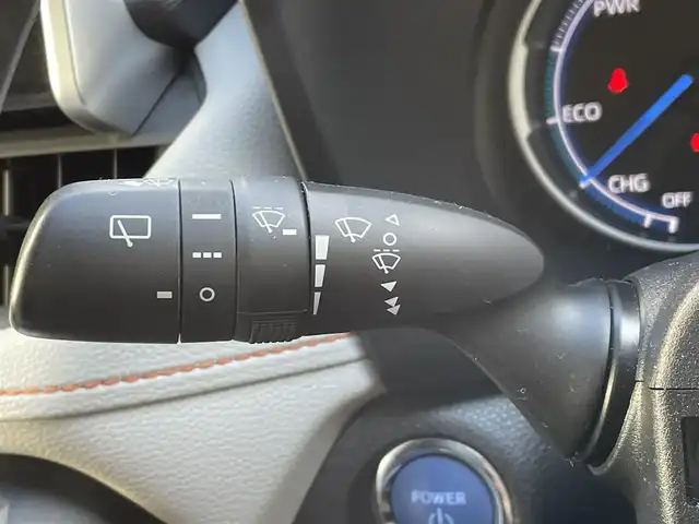 トヨタ ＲＡＶ４ ハイブリッド アドベンチャー 道東・釧路十勝 2022(令4)年 3.3万km アッシュグレーメタリック/グレイッシュブルー 4WD/ワンオーナー/寒冷地仕様/Toyota Safety Sense/・PCS(プリクラッシュセーフティ)/・LTA(レーントレーシングアシスト)/・BSM(ブラインドスポットモニター)/・オートマチックハイビーム/・レーダークルーズコントロール/社外フローティングナビ/ (FM/AM/DISC/BT)/フルセグTV/バックカメラ/ドライブレコーダー/革巻きステアリング/ステアリングスイッチ/ステアリングヒーター/パワーシート/ (運転席)/メモリーシート/ (運転席)/シートヒーター/ (運転席/助手席)/エアーシート/ (運転席/助手席)/プッシュスタート/スマートキー/スペアキー/純正キー1体型エンジンスターター/パワーバックドア/純正19インチAW付サマータイヤ積込/TOM’s17インチAW付スタッドレスタイヤ/純正LEDヘッドライト/フォグランプ/ (フロント/リア)/電動格納ミラー/ウインカーミラー/ルーフレール/純正ドアバイザー/純正フロアマット/ブレーキホールド/横滑り防止装置/アイドリングストップ/取扱説明書/保証書