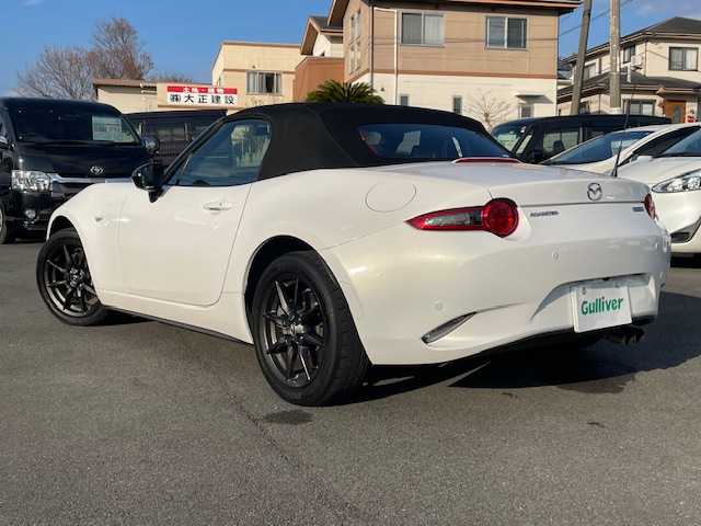 マツダ ロードスター RS 静岡県 2016(平28)年 6.5万km クリスタルホワイトパールマイカ ●純正ナビ/(フルセグ/CD/DVD/BT/AUX)/●ハーフレザーシート/●全席シートヒーター/●バックカメラ/●ブラインドスポットモニター/●レーンキープアシスト/●後方パーキングセンサー/●LEDヘッドライト/●オートライト/●革巻きステアリング/●ステアリングスイッチ/●前方ドライブレコーダー/●ETC/●スマートキー/●プッシュスタート/●社外フロアマット/●USB/●純正16インチアルミホイール/●ダブルSRS＋ABS