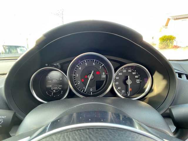 マツダ ロードスター RS 静岡県 2016(平28)年 6.5万km クリスタルホワイトパールマイカ ●純正ナビ/(フルセグ/CD/DVD/BT/AUX)/●ハーフレザーシート/●全席シートヒーター/●バックカメラ/●ブラインドスポットモニター/●レーンキープアシスト/●後方パーキングセンサー/●LEDヘッドライト/●オートライト/●革巻きステアリング/●ステアリングスイッチ/●前方ドライブレコーダー/●ETC/●スマートキー/●プッシュスタート/●社外フロアマット/●USB/●純正16インチアルミホイール/●ダブルSRS＋ABS