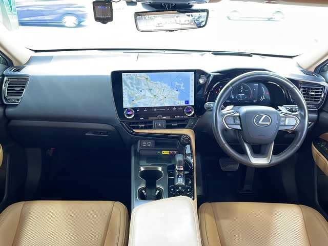 レクサス ＮＸ 250 バージョンL 愛媛県 2023(令5)年 1.6万km ソニッククォーツ ワンオーナー /純正メーカーOPナビ/フルセグTV/Bluetooth/全方位カメラ/サンルーフ /デシタルインナーミラー/前後ドライブレコーダー/前席パワーシート/レーダークルーズコントロール/純正20インチアルミホイール/置くだけ充電/取扱説明書/保証書