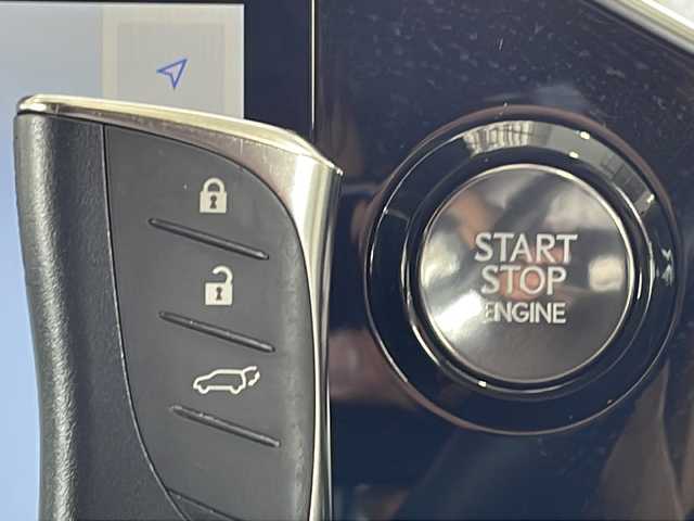 レクサス ＮＸ 250 バージョンL 愛媛県 2023(令5)年 1.6万km ソニッククォーツ ワンオーナー /純正メーカーOPナビ/フルセグTV/Bluetooth/全方位カメラ/サンルーフ /デシタルインナーミラー/前後ドライブレコーダー/前席パワーシート/レーダークルーズコントロール/純正20インチアルミホイール/置くだけ充電/取扱説明書/保証書