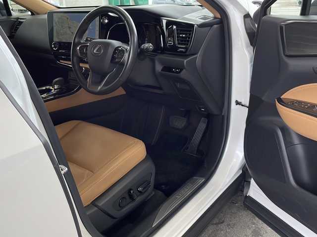 レクサス ＮＸ 250 バージョンL 愛媛県 2023(令5)年 1.6万km ソニッククォーツ ワンオーナー /純正メーカーOPナビ/フルセグTV/Bluetooth/全方位カメラ/サンルーフ /デシタルインナーミラー/前後ドライブレコーダー/前席パワーシート/レーダークルーズコントロール/純正20インチアルミホイール/置くだけ充電/取扱説明書/保証書