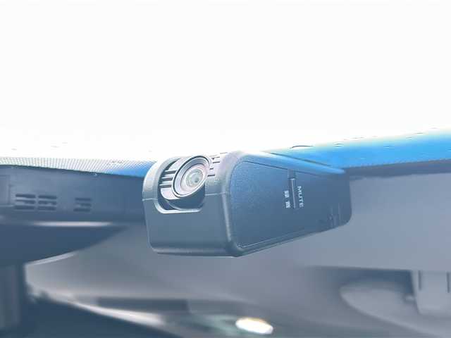 トヨタ カムリ G 山口県 2020(令2)年 5.7万km アティチュードブラックマイカ 禁煙車/スマートキー/プッシュスタート/前方ドライブレコーダー/純正HDDナビ/(BT/USB/ラジオ)/ETC/純正アルミホイール/純正フロアマット/バックカメラ/電子パーキングブレーキ/ブラインドスポットモニター/衝突軽減ブレーキ/車線逸脱警報装置/クリアランスソナー/オートライト/オートエアコン/オートハイビーム/レーダークルーズコントロール/取扱説明書/記録簿