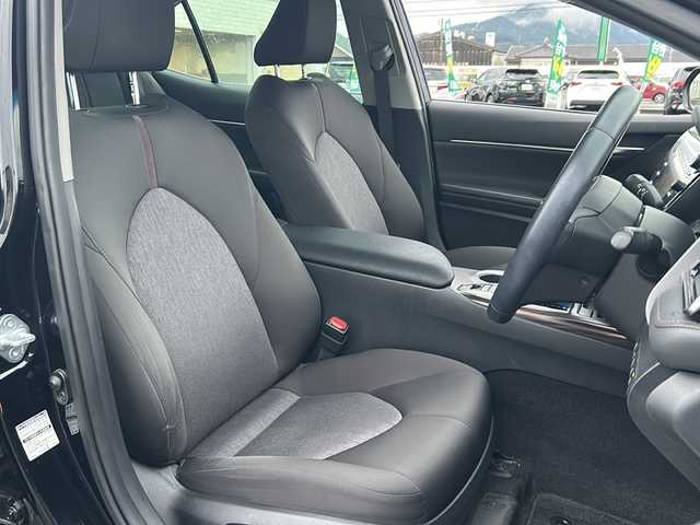 トヨタ カムリ G 山口県 2020(令2)年 5.7万km アティチュードブラックマイカ 禁煙車/スマートキー/プッシュスタート/前方ドライブレコーダー/純正HDDナビ/(BT/USB/ラジオ)/ETC/純正アルミホイール/純正フロアマット/バックカメラ/電子パーキングブレーキ/ブラインドスポットモニター/衝突軽減ブレーキ/車線逸脱警報装置/クリアランスソナー/オートライト/オートエアコン/オートハイビーム/レーダークルーズコントロール/取扱説明書/記録簿
