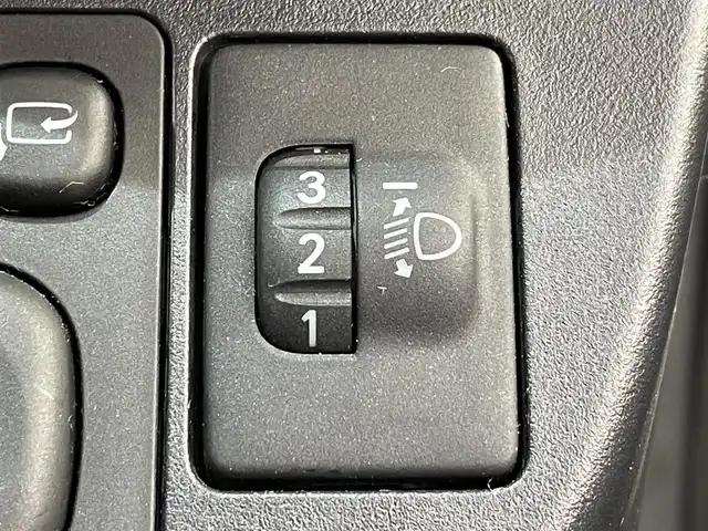 トヨタ アクア S 愛知県 2020(令2)年 8.8万km スーパーホワイトⅡ ＫＥＮＷＯＯＤナビ/バックカメラ/Ｂｌｕｅｔｏｏｔｈ/アクセサリーソケット/ＩＳＯＦＩＸ/電動格納ミラー/ビルトインＥＴＣ/リモコンキー/ヘッドライトレベライザー/オートエアコン/ステアリングスイッチ/ヘッドライト/フロアマット