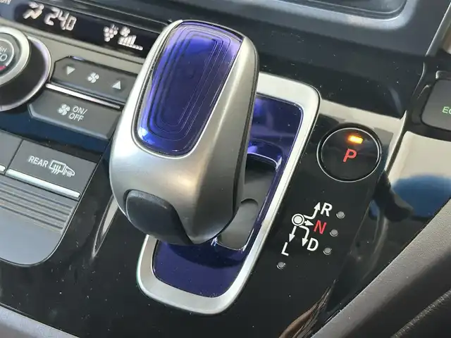 ホンダ フリード ハイブリット G ホンダセンシング 大阪府 2019(令1)年 4.4万km ブルーホライゾンM ホンダセンシング/　・CMBS警報/　・標識認識/　・レーンキープアシスト　LKA/　・先行車発進告知機能/　・レーダークルーズコントロール/純正SDナビ/　Bluetooth/DVD/CD/FM/AM/フルセグTV/バックカメラ/両側パワースライドドア/LEDオートライト/スマートキー/ビルトインETC/ステアリングスイッチ