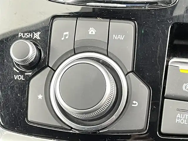 マツダ ＣＸ－８ XD Lパッケージ 千葉県 2018(平30)年 5.9万km スノーフレイクホワイトパールマイカ 禁煙　/純正ナビ/AM＆FM＆CD＆DVD＆Bluetooth＆フルセグTV/後席モニター　/本革シート　/１列目＆２列目シートヒーター　/１列目シートベンチレーション　/レーダークルーズコントロール　/ＬＥＤヘッドライト（オートライト機能付）　/全方位カメラ　/衝突軽減ブレーキ/ヘッドアップディスプレイ/運転席パワーシート（メモリー機能付）/ルーフレール　/フォグランプ/電動パーキングブレーキ/ブラインドスポットモニター/2列目キャプテンシート/自動防眩ルームミラー/リアサンシェード/電動格納サイドミラー/ステアリングヒーター/バックカメラ/アイドリングストップ/ウィンカーミラー/プッシュスタート/ETC