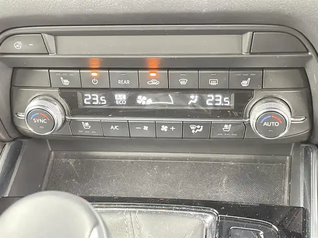 マツダ ＣＸ－８ XD Lパッケージ 千葉県 2018(平30)年 5.9万km スノーフレイクホワイトパールマイカ 禁煙　/純正ナビ/AM＆FM＆CD＆DVD＆Bluetooth＆フルセグTV/後席モニター　/本革シート　/１列目＆２列目シートヒーター　/１列目シートベンチレーション　/レーダークルーズコントロール　/ＬＥＤヘッドライト（オートライト機能付）　/全方位カメラ　/衝突軽減ブレーキ/ヘッドアップディスプレイ/運転席パワーシート（メモリー機能付）/ルーフレール　/フォグランプ/電動パーキングブレーキ/ブラインドスポットモニター/2列目キャプテンシート/自動防眩ルームミラー/リアサンシェード/電動格納サイドミラー/ステアリングヒーター/バックカメラ/アイドリングストップ/ウィンカーミラー/プッシュスタート/ETC