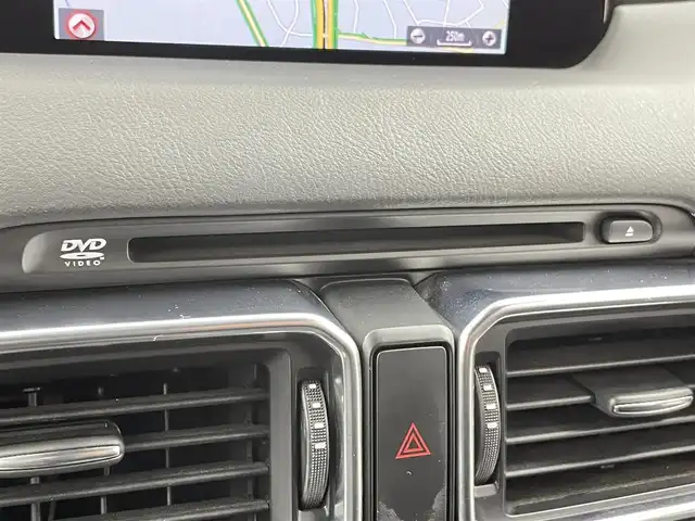 マツダ ＣＸ－８ XD Lパッケージ 千葉県 2018(平30)年 5.9万km スノーフレイクホワイトパールマイカ 禁煙　/純正ナビ/AM＆FM＆CD＆DVD＆Bluetooth＆フルセグTV/後席モニター　/本革シート　/１列目＆２列目シートヒーター　/１列目シートベンチレーション　/レーダークルーズコントロール　/ＬＥＤヘッドライト（オートライト機能付）　/全方位カメラ　/衝突軽減ブレーキ/ヘッドアップディスプレイ/運転席パワーシート（メモリー機能付）/ルーフレール　/フォグランプ/電動パーキングブレーキ/ブラインドスポットモニター/2列目キャプテンシート/自動防眩ルームミラー/リアサンシェード/電動格納サイドミラー/ステアリングヒーター/バックカメラ/アイドリングストップ/ウィンカーミラー/プッシュスタート/ETC