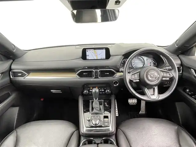 マツダ ＣＸ－８ XD Lパッケージ 千葉県 2018(平30)年 5.9万km スノーフレイクホワイトパールマイカ 禁煙　/純正ナビ/AM＆FM＆CD＆DVD＆Bluetooth＆フルセグTV/後席モニター　/本革シート　/１列目＆２列目シートヒーター　/１列目シートベンチレーション　/レーダークルーズコントロール　/ＬＥＤヘッドライト（オートライト機能付）　/全方位カメラ　/衝突軽減ブレーキ/ヘッドアップディスプレイ/運転席パワーシート（メモリー機能付）/ルーフレール　/フォグランプ/電動パーキングブレーキ/ブラインドスポットモニター/2列目キャプテンシート/自動防眩ルームミラー/リアサンシェード/電動格納サイドミラー/ステアリングヒーター/バックカメラ/アイドリングストップ/ウィンカーミラー/プッシュスタート/ETC