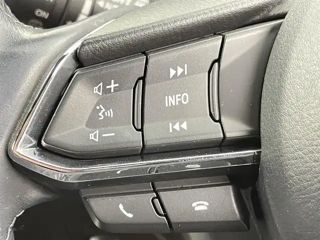 マツダ ＣＸ－８ XD Lパッケージ 千葉県 2018(平30)年 5.9万km スノーフレイクホワイトパールマイカ 禁煙　/純正ナビ/AM＆FM＆CD＆DVD＆Bluetooth＆フルセグTV/後席モニター　/本革シート　/１列目＆２列目シートヒーター　/１列目シートベンチレーション　/レーダークルーズコントロール　/ＬＥＤヘッドライト（オートライト機能付）　/全方位カメラ　/衝突軽減ブレーキ/ヘッドアップディスプレイ/運転席パワーシート（メモリー機能付）/ルーフレール　/フォグランプ/電動パーキングブレーキ/ブラインドスポットモニター/2列目キャプテンシート/自動防眩ルームミラー/リアサンシェード/電動格納サイドミラー/ステアリングヒーター/バックカメラ/アイドリングストップ/ウィンカーミラー/プッシュスタート/ETC