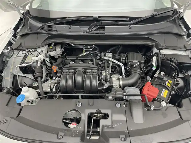 ホンダ ヴェゼル G 滋賀県 2023(令5)年 1.8万km プラチナホワイトパール 純正9インチナビ/【Bluetooth/USB/フルセグTV/Apple CarPlay/Android Auto】/バックカメラ/追従クルーズコントロール/クリアランスソナー/レーンキープアシスト/LEDヘッドライト/オートマチックハイビーム/衝突軽減ブレーキ/ヒルディセントコントロール/電動パーキングブレーキ/オートブレーキホールド/前後ドライブレコーダー/社外デジタルインナーミラー/ビルトインETC2.0/ワイヤレス充電/社外フロアマット/ドアバイザー/プッシュスタート/スマートキー/ステアリングリモコン