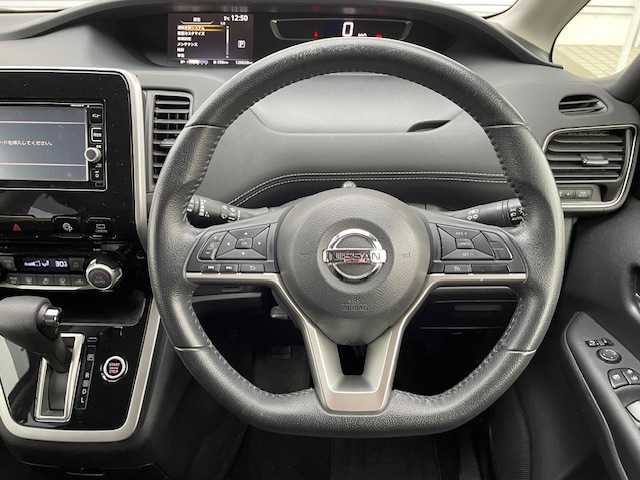 日産 セレナ ハイウェイスター 富山県 2016(平28)年 12.7万km ダイヤモンドブラック (株)IDOMが運営する【じしゃロン富山店】の自社ローン対象車両になります。こちらは現金ご利用時の価格です。自社ローンご希望の方は別途その旨お申付け下さい。/純正ナビ/FM/AM/CD/DVD/TV/SD/Bluetooth/アラウンドビューモニター/パーキングアシスト/エマージェンシーブレーキ/コーナーセンサー/クルーズコントロール/横滑り防止/両側パワースライドドア/前席シートヒーター/ステアリングリモコン/プッシュスタート/スマートキー/スペアキー