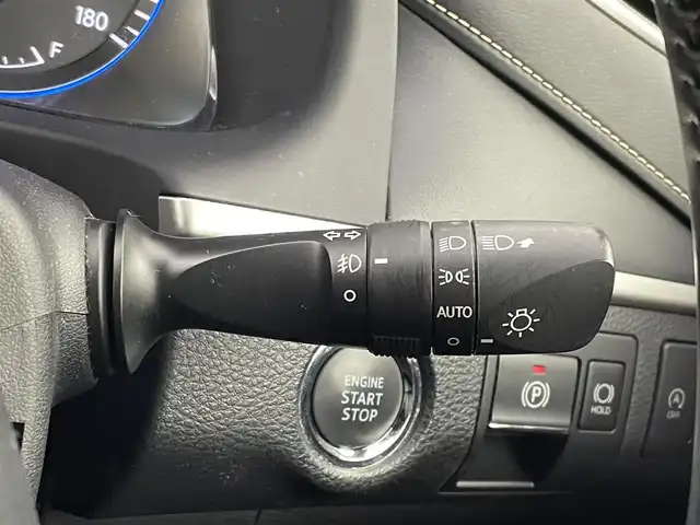 トヨタ ハリアー エレガンス 埼玉県 2017(平29)年 5.1万km ホワイトパールクリスタルシャイン トヨタセーフティセンス/アルパイン10型ナビ/フルセグTV/バックカメラ/ドライブレコーダー/クリアランスソナー/レーンキープアシスト/レーダークルーズコントロール/プッシュスタート/スマートキー/パワーシート/革巻きステアリング/ステアリングスイッチ/ハーフレザー調シート/LEDオートライト/ETC