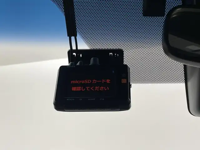 トヨタ ハリアー エレガンス 埼玉県 2017(平29)年 5.1万km ホワイトパールクリスタルシャイン トヨタセーフティセンス/アルパイン10型ナビ/フルセグTV/バックカメラ/ドライブレコーダー/クリアランスソナー/レーンキープアシスト/レーダークルーズコントロール/プッシュスタート/スマートキー/パワーシート/革巻きステアリング/ステアリングスイッチ/ハーフレザー調シート/LEDオートライト/ETC
