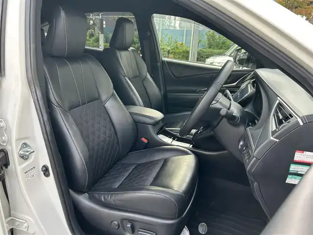 トヨタ ハリアー エレガンス 東京都 2017(平29)年 5.1万km ホワイトパールクリスタルシャイン ALPINE BIGX10型ナビ/CD/DVD/FM・AM/SD/Bluetooth/HDMI//フルセグTV/バックカメラ/ビルトインETC/ドライブレコーダー前後/プリクラッシュセーフティ/レーダークルーズコントロール/レーンディパーチャーアラート/オートハイビーム/インテリジェントクリアランスソナー/オートブレーキホールド/ハーフレザーシート/パワーシート/純正１７インチアルミホイール/AW付スタッドレスタイヤ積込/純正フロアマット/純正ドアバイザー/LEDヘッドライト/保証書/取扱説明書/スペアキー