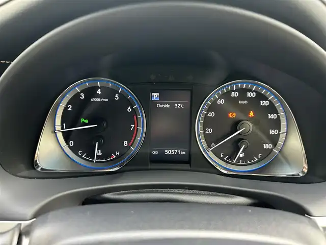 トヨタ ハリアー エレガンス 東京都 2017(平29)年 5.1万km ホワイトパールクリスタルシャイン ALPINE BIGX10型ナビ/CD/DVD/FM・AM/SD/Bluetooth/HDMI//フルセグTV/バックカメラ/ビルトインETC/ドライブレコーダー前後/プリクラッシュセーフティ/レーダークルーズコントロール/レーンディパーチャーアラート/オートハイビーム/インテリジェントクリアランスソナー/オートブレーキホールド/ハーフレザーシート/パワーシート/純正１７インチアルミホイール/AW付スタッドレスタイヤ積込/純正フロアマット/純正ドアバイザー/LEDヘッドライト/保証書/取扱説明書/スペアキー
