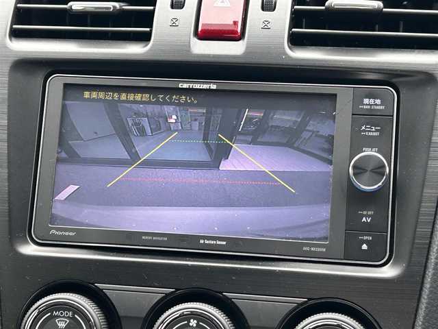 スバル インプレッサ スポーツ 1．6i－L 愛媛県 2014(平26)年 2.6万km サテンホワイトパール 禁煙車/登録時走行距離：26093km/ディーラーオプション純正7インチナビ/CD/DVD/ワンセグTV/Bluetooth/バックカメラ/前方ドライブレコーダー(SDカードなし)/ETC/衝突被害軽減システム/横滑り防止装置/LEDヘッドライト/レザーシート/前席パワーシート/前席シートヒーター/エンジンスタートボタン/スマートキー/スペアキー/純正フロアマット/純正15インチアルミホイール