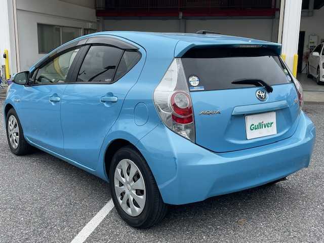 トヨタ アクア G 千葉県 2013(平25)年 3.2万km クールソーダメタリック ワンオーナー/ディーラーナビ/(ワンセグ/CD/BT/SD)/ETC/バックカメラ/前方ドライブレコーダー/スマートキー＆プッシュスタート/純正フロアマット/オートライト/取扱説明書/保証書