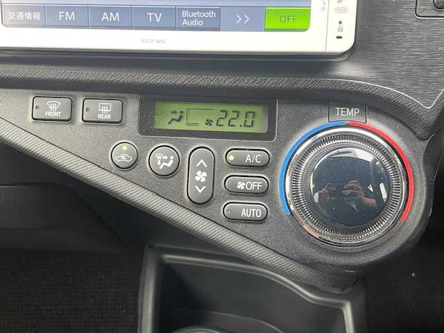 トヨタ アクア G 千葉県 2013(平25)年 3.2万km クールソーダメタリック ワンオーナー/ディーラーナビ/(ワンセグ/CD/BT/SD)/ETC/バックカメラ/前方ドライブレコーダー/スマートキー＆プッシュスタート/純正フロアマット/オートライト/取扱説明書/保証書