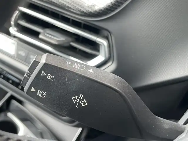 ＢＭＷ １１８ｄ プレイ エディションジョイ+ 鹿児島県 2020(令2)年 6万km 白 禁煙車/ワンオーナー/純正ナビ/純正フロアマット/ドライブレコーダー/バックカメラ/LEDヘッドライト/横滑り防止装置/オートライト/電動リアゲート