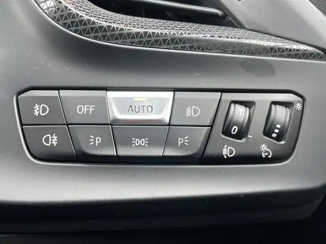 ＢＭＷ １１８ｄ プレイ エディションジョイ+ 鹿児島県 2020(令2)年 6万km 白 禁煙車/ワンオーナー/純正ナビ/純正フロアマット/ドライブレコーダー/バックカメラ/LEDヘッドライト/横滑り防止装置/オートライト/電動リアゲート