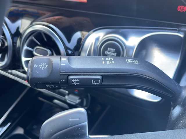 メルセデス・ベンツ Ｍ・ベンツ ＧＬＢ２００ｄ 4マチック AMGライン 東京都 2021(令3)年 3.3万km ポーラホワイト 純正ナビ/フルセグ/アラウンドビューモニター/サンルーフ/レーダークルーズコントロール/アクティブブレーキアシスト/アクティブレーンキープアシスト/アクティヴステアリングアシスト/ヘッドアップディスプレイ/ブラインドスポットモニター/ドライブレコーダー/置くだけ充電/パワーバックドア/D/Nシートヒーター/D/Nパワーシート/D/Nメモリーシート/プッシュスタート/スマートキー×2