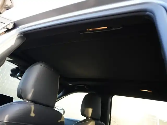 クライスラー・ジープ ジープ コンパス 80thアニバーサリーED 静岡県 2022(令4)年 4.1万km グレー 禁煙車/パノラミックサンルーフ/ルーフレール/ハンズフリーパワーリフトゲート/ヒルスタートアシスト/エレクトロニックパーキングブレーキ/オートブレーキホールド/衝突軽減ブレーキ/アドバンストブレーキアシスト/アダプティブクルーズコントロール/アクティブレーンマネージメント/BSM/リアクロスバスディテクション/サラウンドビューカメラ/インテリジェントスピードアシスト/ドライバーアテンションアラート/フロントリアパークアシスト/10．1型タッチパネルモニター/・AM/FM/DTV/Bluetooth/USB/AppleCarPlay/AndroidAuto/アルパインプレミアムサウンド/ヒーテッドステアリングホイール/革巻ステアリング/ステアリングスイッチ/LEDヘッドライト/オートハイビーム/オートライト/自動防舷ルームミラー/黒レザーシート/シートメモリー（D）/パワーシート/シートヒーター（D/N）/スマートキー/プッシュスタート/スペアキー/ETC２．０/純正フロアマット/純正18インチホイール/スペアタイヤ