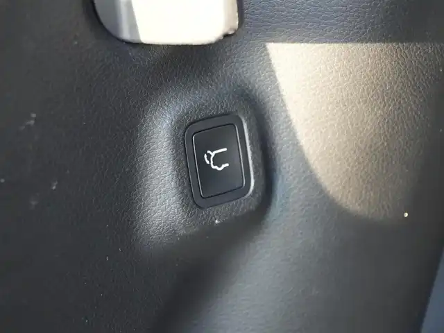 クライスラー・ジープ ジープ コンパス 80thアニバーサリーED 静岡県 2022(令4)年 4.1万km グレー 禁煙車/パノラミックサンルーフ/ルーフレール/ハンズフリーパワーリフトゲート/ヒルスタートアシスト/エレクトロニックパーキングブレーキ/オートブレーキホールド/衝突軽減ブレーキ/アドバンストブレーキアシスト/アダプティブクルーズコントロール/アクティブレーンマネージメント/BSM/リアクロスバスディテクション/サラウンドビューカメラ/インテリジェントスピードアシスト/ドライバーアテンションアラート/フロントリアパークアシスト/10．1型タッチパネルモニター/・AM/FM/DTV/Bluetooth/USB/AppleCarPlay/AndroidAuto/アルパインプレミアムサウンド/ヒーテッドステアリングホイール/革巻ステアリング/ステアリングスイッチ/LEDヘッドライト/オートハイビーム/オートライト/自動防舷ルームミラー/黒レザーシート/シートメモリー（D）/パワーシート/シートヒーター（D/N）/スマートキー/プッシュスタート/スペアキー/ETC２．０/純正フロアマット/純正18インチホイール/スペアタイヤ