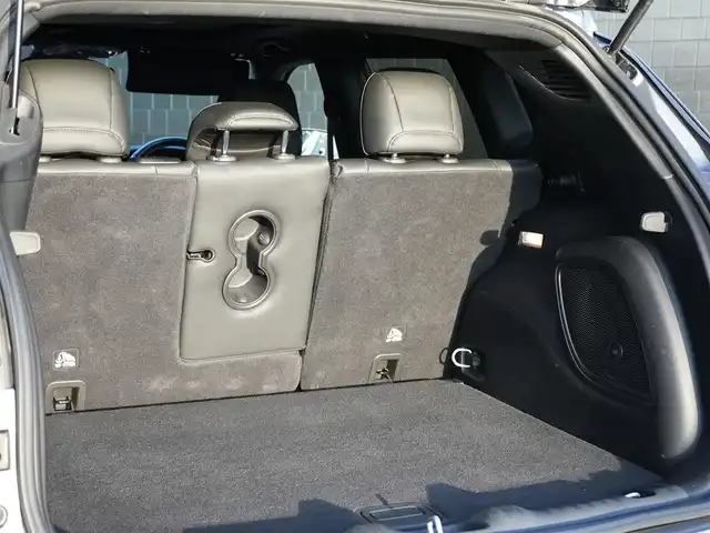 クライスラー・ジープ ジープ コンパス 80thアニバーサリーED 静岡県 2022(令4)年 4.1万km グレー 禁煙車/パノラミックサンルーフ/ルーフレール/ハンズフリーパワーリフトゲート/ヒルスタートアシスト/エレクトロニックパーキングブレーキ/オートブレーキホールド/衝突軽減ブレーキ/アドバンストブレーキアシスト/アダプティブクルーズコントロール/アクティブレーンマネージメント/BSM/リアクロスバスディテクション/サラウンドビューカメラ/インテリジェントスピードアシスト/ドライバーアテンションアラート/フロントリアパークアシスト/10．1型タッチパネルモニター/・AM/FM/DTV/Bluetooth/USB/AppleCarPlay/AndroidAuto/アルパインプレミアムサウンド/ヒーテッドステアリングホイール/革巻ステアリング/ステアリングスイッチ/LEDヘッドライト/オートハイビーム/オートライト/自動防舷ルームミラー/黒レザーシート/シートメモリー（D）/パワーシート/シートヒーター（D/N）/スマートキー/プッシュスタート/スペアキー/ETC２．０/純正フロアマット/純正18インチホイール/スペアタイヤ