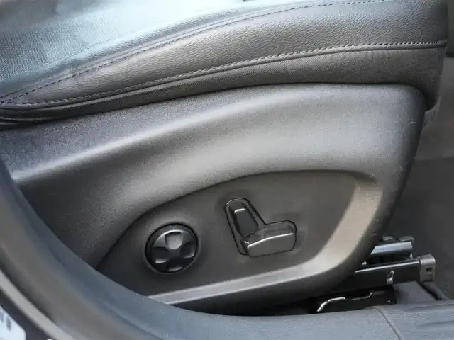 クライスラー・ジープ ジープ コンパス 80thアニバーサリーED 静岡県 2022(令4)年 4.1万km グレー 禁煙車/パノラミックサンルーフ/ルーフレール/ハンズフリーパワーリフトゲート/ヒルスタートアシスト/エレクトロニックパーキングブレーキ/オートブレーキホールド/衝突軽減ブレーキ/アドバンストブレーキアシスト/アダプティブクルーズコントロール/アクティブレーンマネージメント/BSM/リアクロスバスディテクション/サラウンドビューカメラ/インテリジェントスピードアシスト/ドライバーアテンションアラート/フロントリアパークアシスト/10．1型タッチパネルモニター/・AM/FM/DTV/Bluetooth/USB/AppleCarPlay/AndroidAuto/アルパインプレミアムサウンド/ヒーテッドステアリングホイール/革巻ステアリング/ステアリングスイッチ/LEDヘッドライト/オートハイビーム/オートライト/自動防舷ルームミラー/黒レザーシート/シートメモリー（D）/パワーシート/シートヒーター（D/N）/スマートキー/プッシュスタート/スペアキー/ETC２．０/純正フロアマット/純正18インチホイール/スペアタイヤ