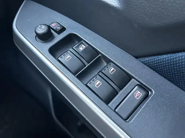 トヨタ ルーミー カスタムG－T 福島県 2021(令3)年 8.5万km ブラックマイカメタリック ワンオーナー/スマートアシスト/・衝突回避支援ブレーキ機能/・車線逸脱警報機能/・ブレーキ制御付誤発信抑制機能/・アダプティブドライビングビーム/・アダプティブクルーズコントロール/・パノラミックヴューモニター/・衝突警報機能/・コーナーセンサー/純正9インチディスプレイオーディオ/【Bluetooth/USB/フルセグTV】/両側パワースライドドア/前席シートヒーター/社外レーダー/ビルトインETC2.0/LEDヘッドライト/・オートライト/・フォグランプ/スマートキー/・プッシュスタート/・スペアキー/革巻きステアリング/・ステアリングリモコン/取扱説明書/新車時保証書