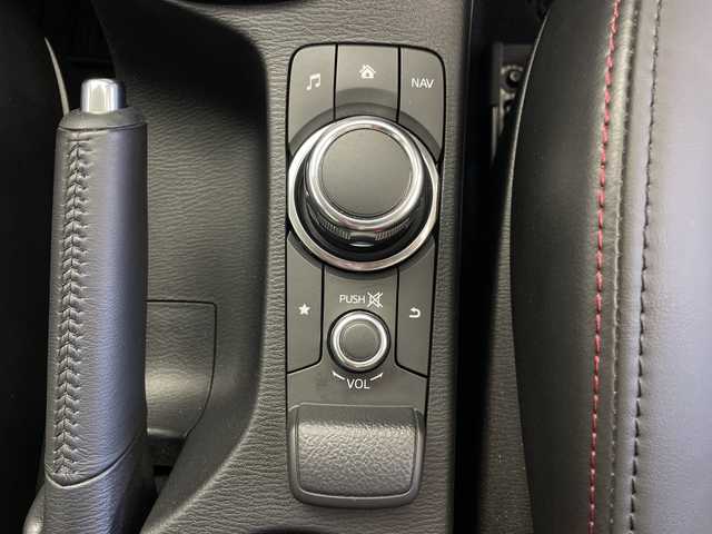 マツダ ＣＸ－３ XD ツーリング 鹿児島県 2016(平28)年 0.3万km ジェットブラックマイカ 純正ナビ/（CD/DVD/BT/フルセグTV）/クルーズコントロール/ヘッドアップディスプレイ/ブラインドスポットモニター/衝突被害軽減ブレーキ/レーンキープアシスト/オートライト/バックカメラ/ハーフレザーシート