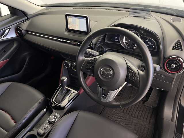 マツダ ＣＸ－３ XD ツーリング 鹿児島県 2016(平28)年 0.3万km ジェットブラックマイカ 純正ナビ/（CD/DVD/BT/フルセグTV）/クルーズコントロール/ヘッドアップディスプレイ/ブラインドスポットモニター/衝突被害軽減ブレーキ/レーンキープアシスト/オートライト/バックカメラ/ハーフレザーシート