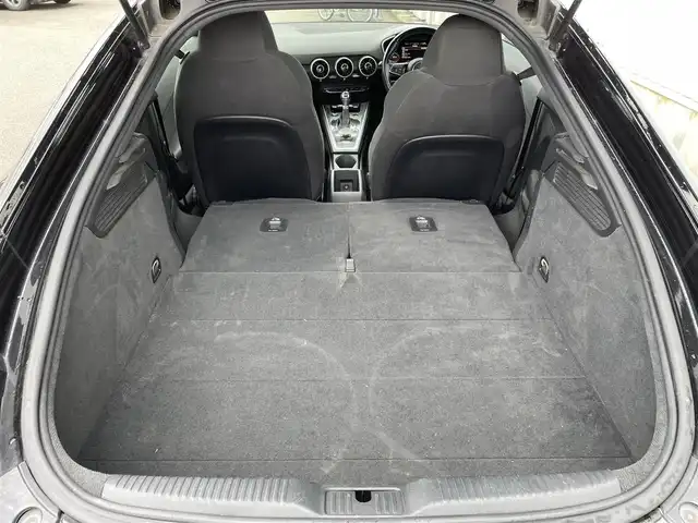 アウディ ＴＴクーペ 2．0 TFSI 佐賀県 2015(平27)年 11万km ミトスブラックメタリック バーチャルコックピット/Audi connect/MMI（Multi Media Interface）/・ナビゲーション/・オーディオビジュアルプレーヤー/・CD/DVD/USB/Bluetooth/フルセグTV/・ハンズフリーテレフォン/パドルシフト/Drive Select/アイドリングストップ/クリアランスソナー/クルーズコントロール/スピードリミッター/電子パーキング/オートブレーキホールド/スマートキー/EURO AFG18インチアルミホイール/純正アルミホイール車載/LEDヘッドライト/オートライト/スペアキー/ETC