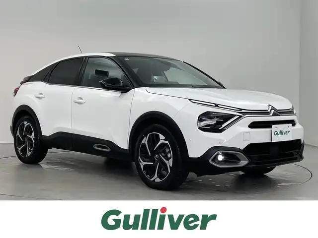 シトロエン Ｃ４ シャイン 埼玉県 2022(令4)年 0.4万km 白 純正ディスプレイオーディオ　ヘッドアップディスプレイ　ステアリングヒーター　レザーシート　シートヒーター　　レーダークルーズコントロール　前後ドライブレコーダー　　サンルーフ　パドルシフト　衝突軽減装置