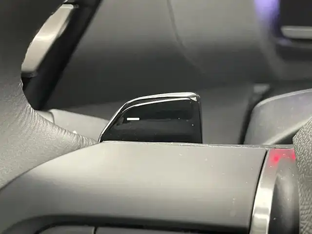 シトロエン Ｃ４ シャイン 埼玉県 2022(令4)年 0.4万km 白 純正ディスプレイオーディオ　ヘッドアップディスプレイ　ステアリングヒーター　レザーシート　シートヒーター　　レーダークルーズコントロール　前後ドライブレコーダー　　サンルーフ　パドルシフト　衝突軽減装置