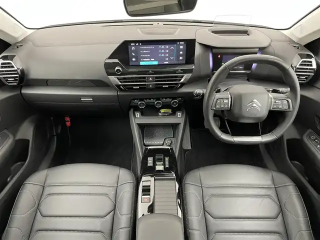 シトロエン Ｃ４ シャイン 埼玉県 2022(令4)年 0.4万km 白 純正ディスプレイオーディオ　ヘッドアップディスプレイ　ステアリングヒーター　レザーシート　シートヒーター　　レーダークルーズコントロール　前後ドライブレコーダー　　サンルーフ　パドルシフト　衝突軽減装置