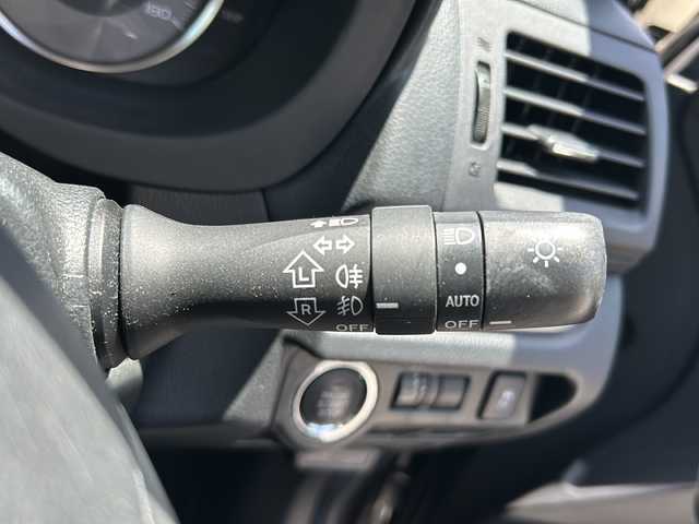 スバル フォレスター 2．0i－L アイサイト 沖縄県 2013(平25)年 9.5万km ダークグレーメタリック 禁煙車　/ＥＴＣ　/悪路走行支援機能　/シートヒーター　/全車速追従クルーズ　/バックモニター　/サンルーフ　/パワーシートＤ／Ｎ席　/衝突軽減システム　/アイドリングストップ　/社外ナビＡＭ／ＦＭ／ＢＴ／ＣＤ／ＤＶＤ/フルセグTV