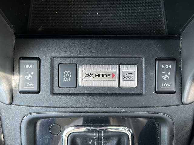 スバル フォレスター 2．0i－L アイサイト 沖縄県 2013(平25)年 9.5万km ダークグレーメタリック 禁煙車　/ＥＴＣ　/悪路走行支援機能　/シートヒーター　/全車速追従クルーズ　/バックモニター　/サンルーフ　/パワーシートＤ／Ｎ席　/衝突軽減システム　/アイドリングストップ　/社外ナビＡＭ／ＦＭ／ＢＴ／ＣＤ／ＤＶＤ/フルセグTV